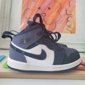 Jordan 1 Mid